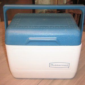 Vintage Rubbermaid GOTT Lunch Box/Cooler #1806 Lock Down blue Lid Kansas USA